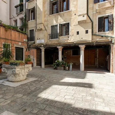 Corte Ca' Petriana Venice